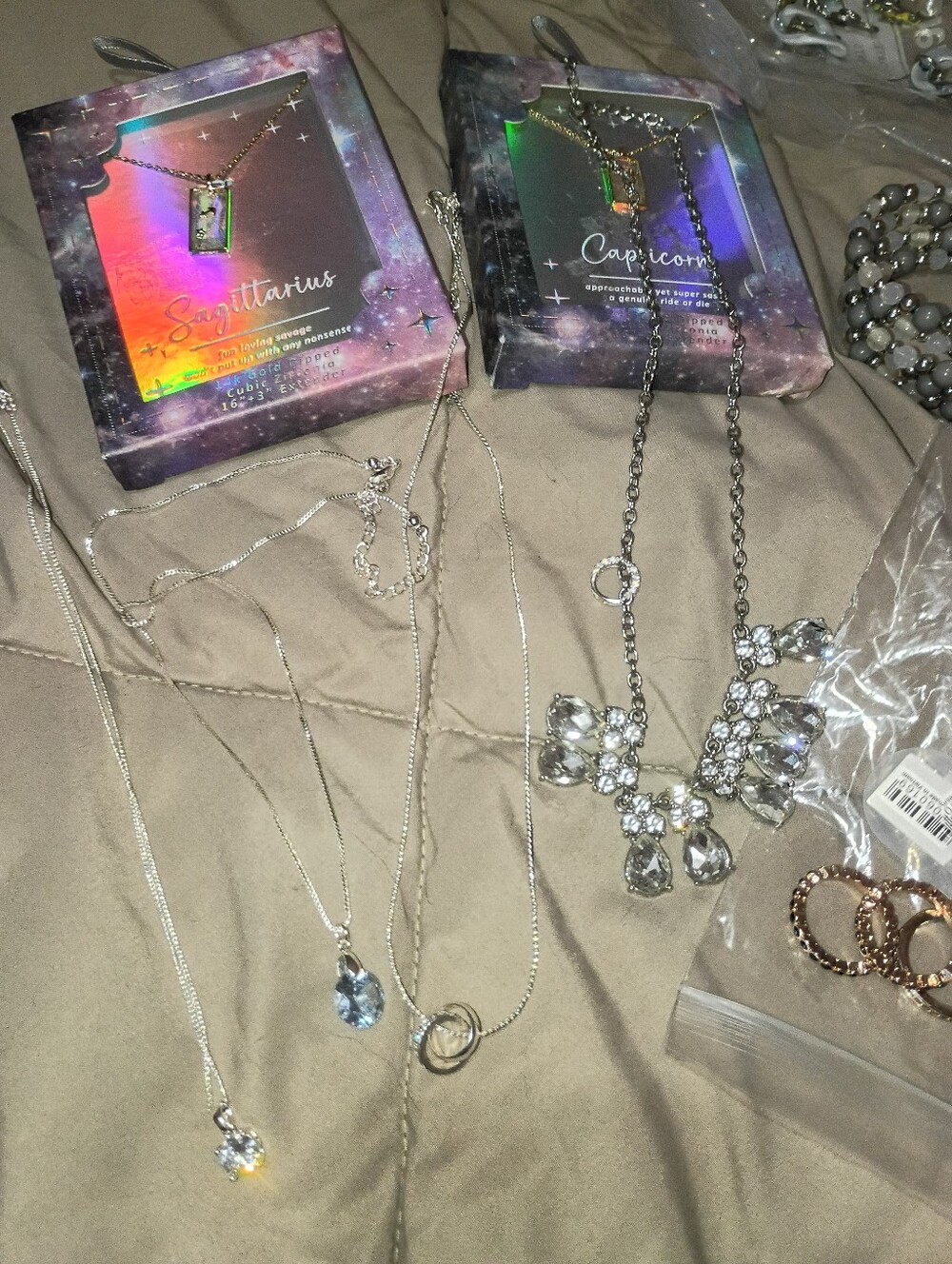 Mixed Jewelry Lot - 30 Pieces - Picture 2 of 8